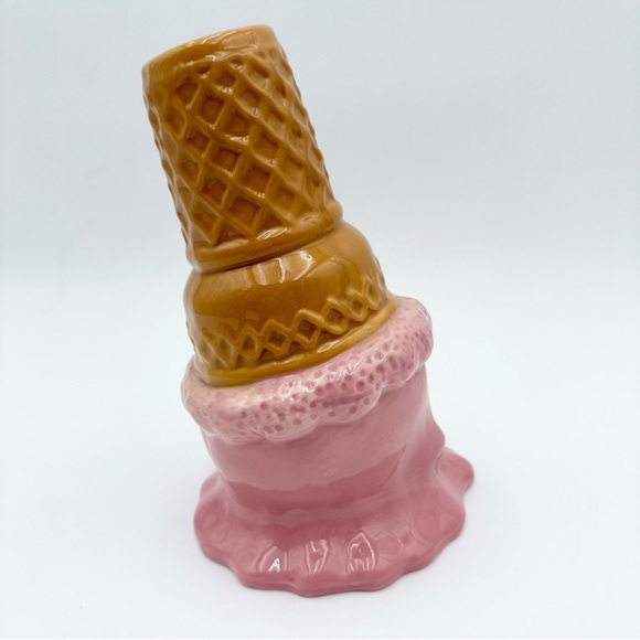 ☠️🍦Skull Ice Cream Cone Ceramic Figurine Unique Halloween Summerween 8" ☠️🍦 - Picture 3 of 6